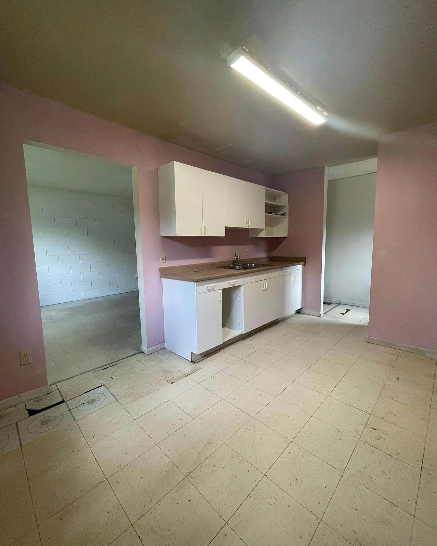 Before photo of Kitchen remodeling in Barrie, ON